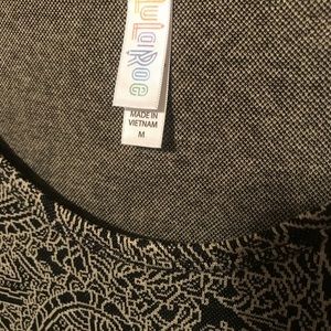 Medium Lularoe Classic Tee